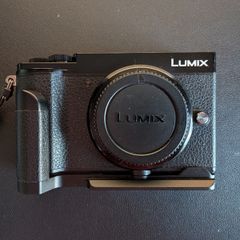Panasonic GX-9 with lens