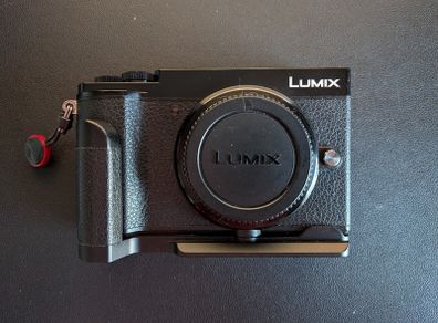 Panasonic GX-9 with lens