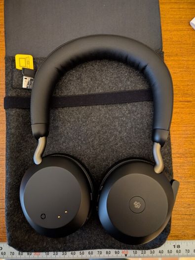 Jabra Evolve2 75 Wireless PC Headset with 8-Microphone Technology