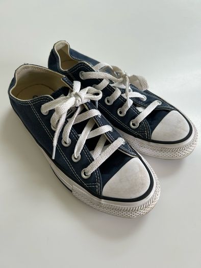 Boys Converse size 3
