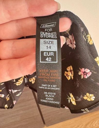 Dunnes Stores Black Floral Dress Size 14/42 - Sheer Sleeves - Knee Length