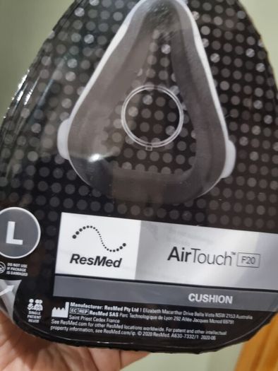 4 Resmed airtouch F20 cushions. Large