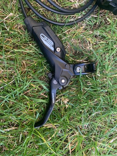 Pair SRAM G2R hydraulic mtb brakes