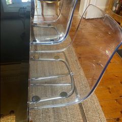 Clear acrylic chairs x6