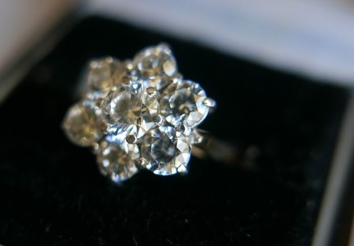 Vintage 9Ct Solid Gold 375 Beautiful Cubic Zirconia Ring 3,99g