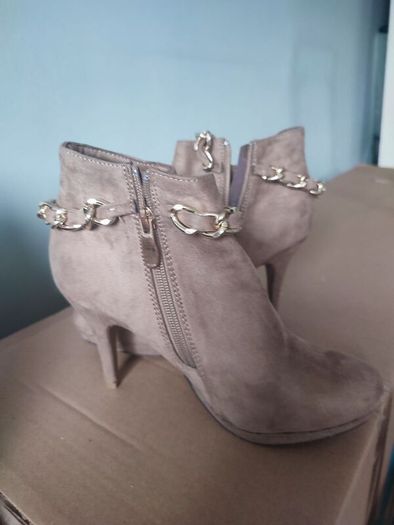 light cream velvet heels