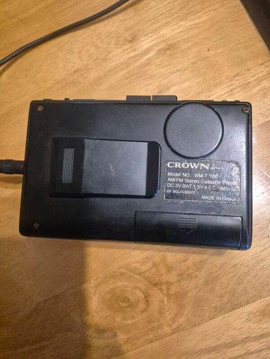 Crown WM-T 106 Fm Radio/Cassette player