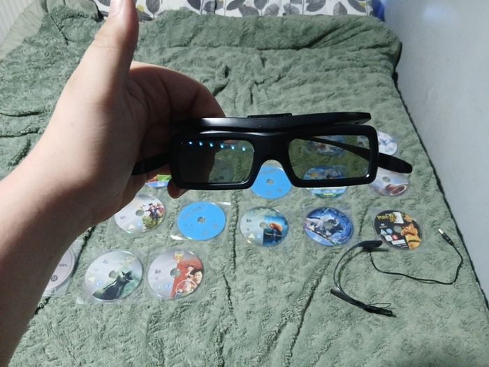 3d glasses and movies