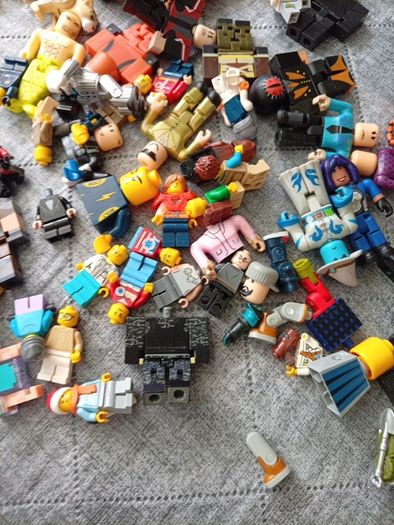 Quick sell 77 for 50euro rolfbox etc lot Lego