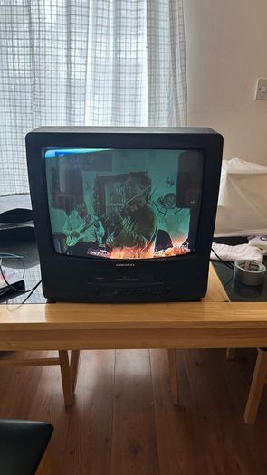 Daewoo 20" CRT TV / VHS VCR Combi Unit (Model GB20H1T) - Retro Gaming / VHS