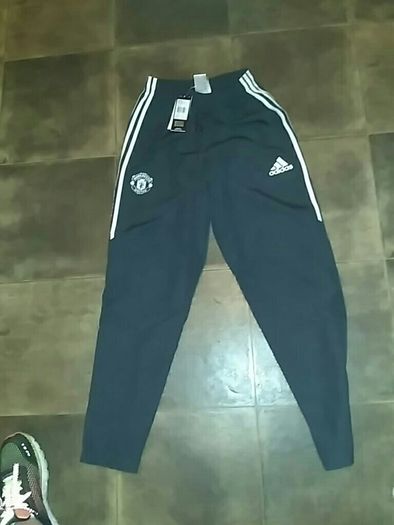 man utd tracksuit bottoms size small