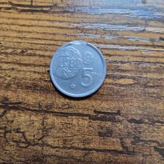 1982 5 Pesetas coin to commemorate the Fifa World Cup