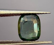 IGI Certified 1.03ct Natural Bi-Color Sapphire. Greenish Blue. Unheated&Untreated