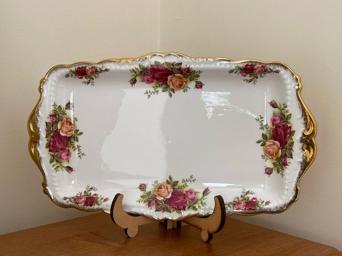 Royal Albert "Old Country Roses"   Large Sandwich Tray