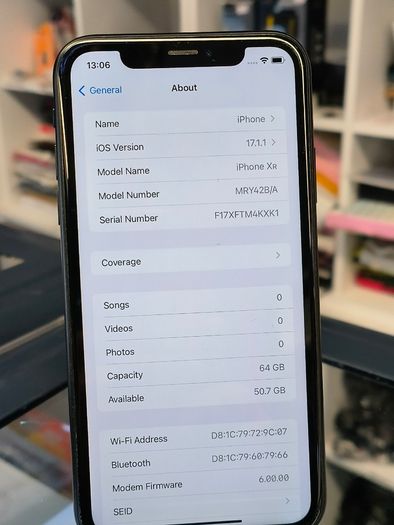 Apple iPhone XR 64GB Factory Unlocked Black (Battery Health: 80%)