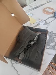 V12 safety boots