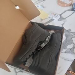 V12 safety boots