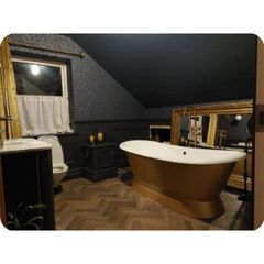 Versailles Double Ended Plinth Bath with Curve
