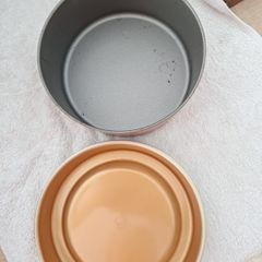 FREE Cake Tins
