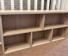 Free wall bookshelf