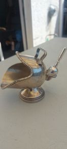 25 euros silver plated waterford ,made in Ireland,,sugar bowl scuttle,, got scoop,,nice condition, sold as is ,,buyer collects or pays postage, collectors item