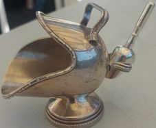 25 euros silver plated waterford ,made in Ireland,,sugar bowl scuttle,, got scoop,,nice condition, sold as is ,,buyer collects or pays postage, collectors item