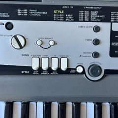 Yamaha EZ-200 Keyboard