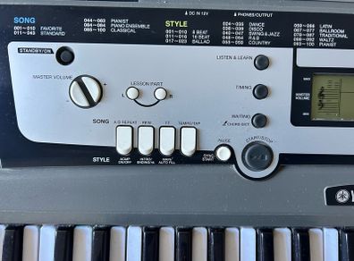 Yamaha EZ-200 Keyboard