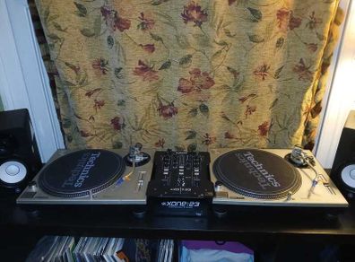 Technics 1200 + Concorde DJ Catridges