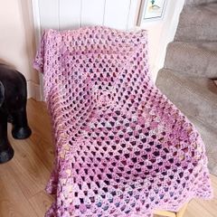 crochet pastel throw