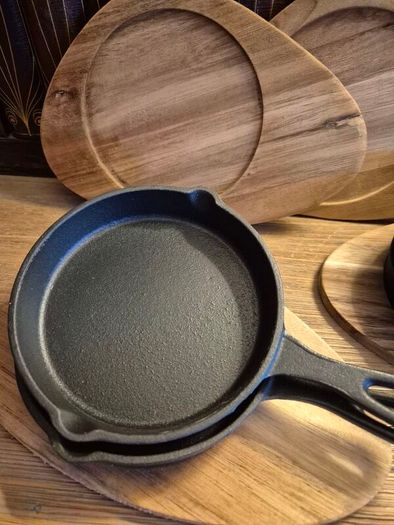 Cast Iron Mini Skillet Set with Wooden Serving Boards (Set of 4)