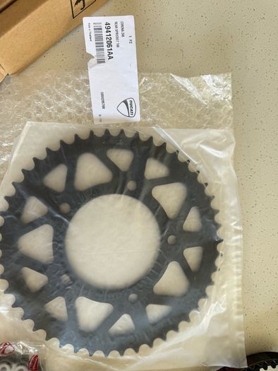 Original Ducati Final drive kit +  toothed belt