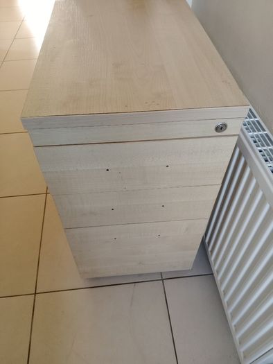 Chest of drawers
