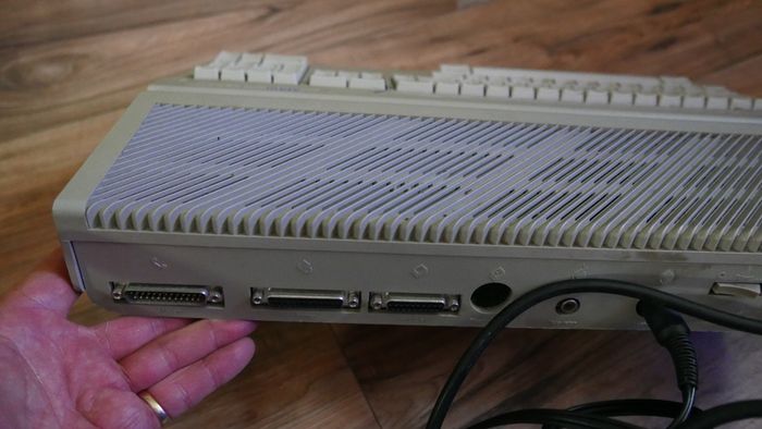 Atari 520st Video Game Keyboard Computer W Mouse  Desktop Vintage (works Well)