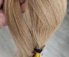 Blond hair extensions