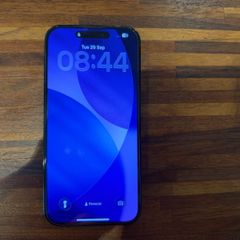 iPhone 14 Pro Max + accessories