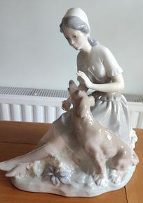 Nao By Lladro Woman And A Dog ( Large Figurine )