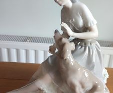 Nao By Lladro Woman And A Dog ( Large Figurine )