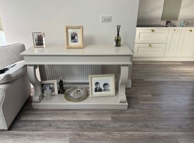 Ventura Console table