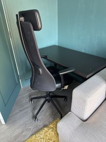 Office desk + chair