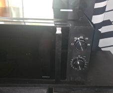 Hisense 20L 700W Microwave