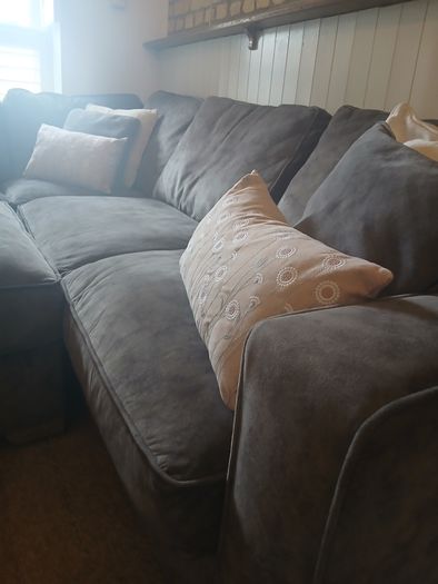 Corner suite