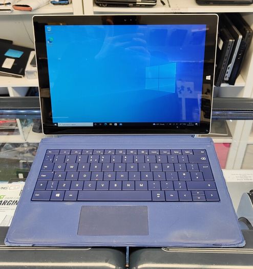 Microsoft Surface Pro 3 12inch i5-4300U 8GB RAM 256GB SSD Windows 10 Pro Touch