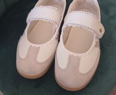 womens trainers
