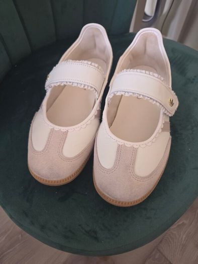 womens trainers