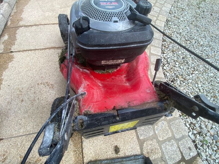 Lawnmower - damage on body/frame