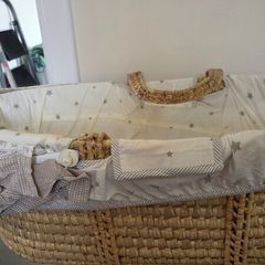 Moses basket and stand