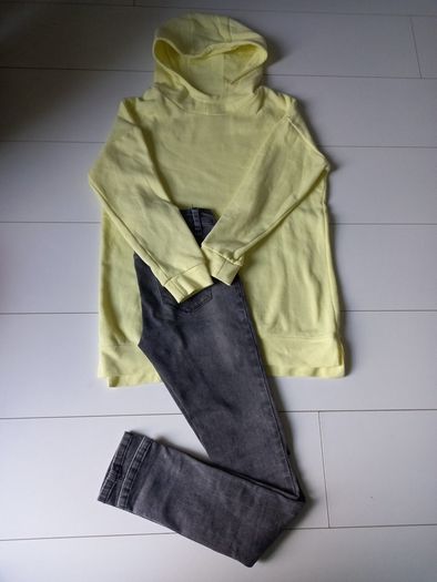 Girls jumper and jeans