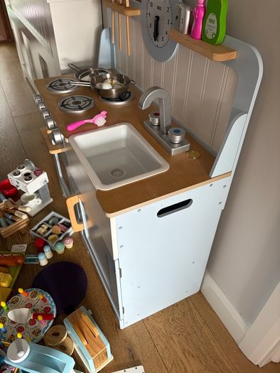 Tidlo Wooden Play Kitchen & Large Accessories Bundle