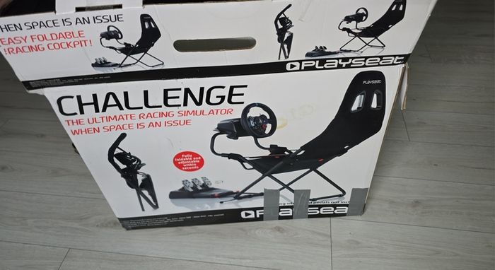 Complete Steering Wheel & Racing simulator Chair Setup for PlayStation 4/5 & PC (Logitech G29 + Original Playseat)